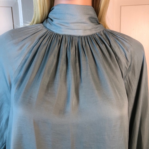 NWT Farrow Blue High Neck Blouse Sz L - Picture 2 of 4